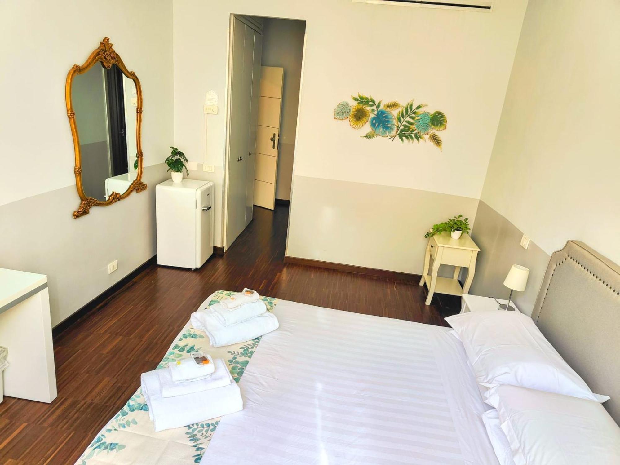Dm69 - Termini Monti Crossroads Hotel Rome Bagian luar foto